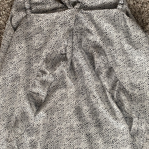 Cabi Sleeveless Strappy Tank Blouse Ruffled Collar & Back, B&W, Women’s M - Picture 10 of 16